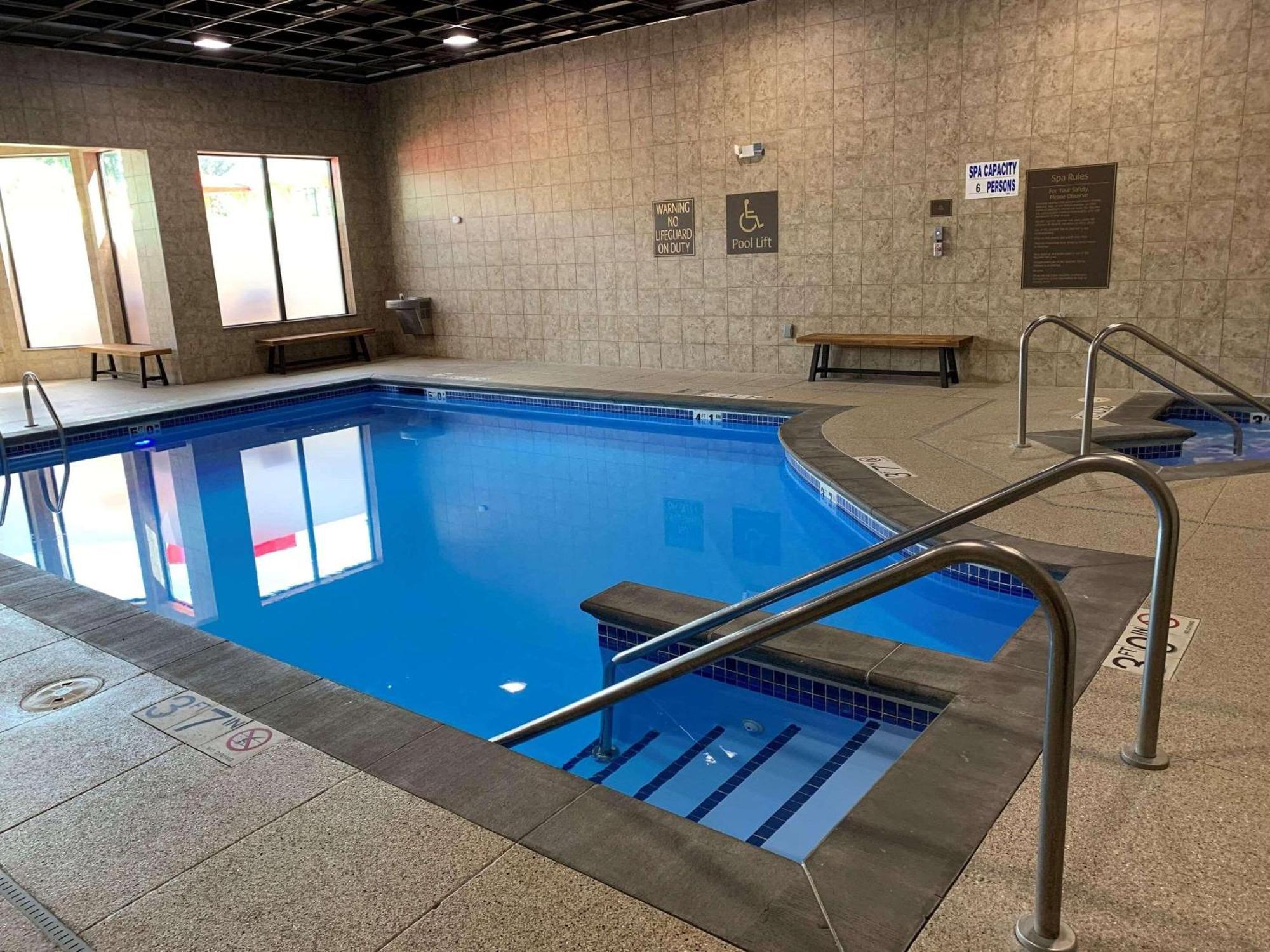 Radisson Hotel River Falls Zewnętrze zdjęcie